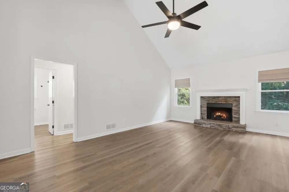 1003 Queensbury RUN Acworth, GA 30102