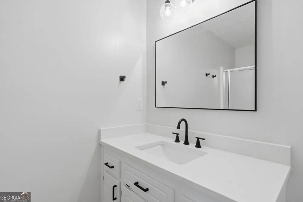 1003 Queensbury RUN Acworth, GA 30102