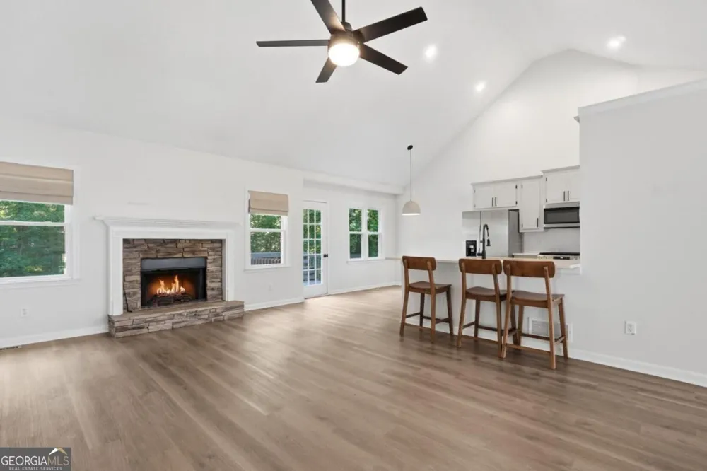 1003 Queensbury RUN Acworth, GA 30102