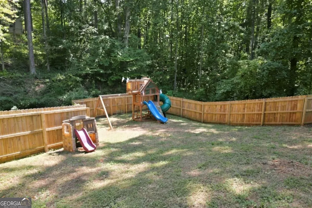 1003 Queensbury RUN Acworth, GA 30102