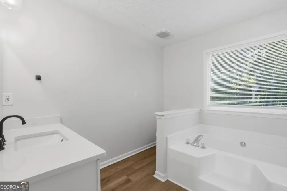 1003 Queensbury RUN Acworth, GA 30102
