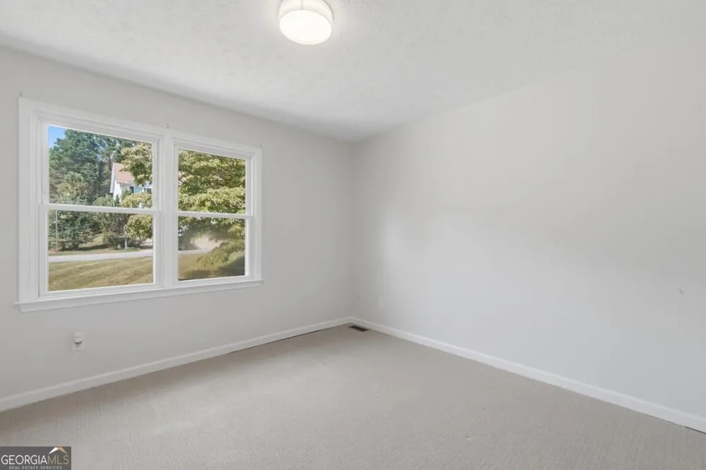 1003 Queensbury RUN Acworth, GA 30102