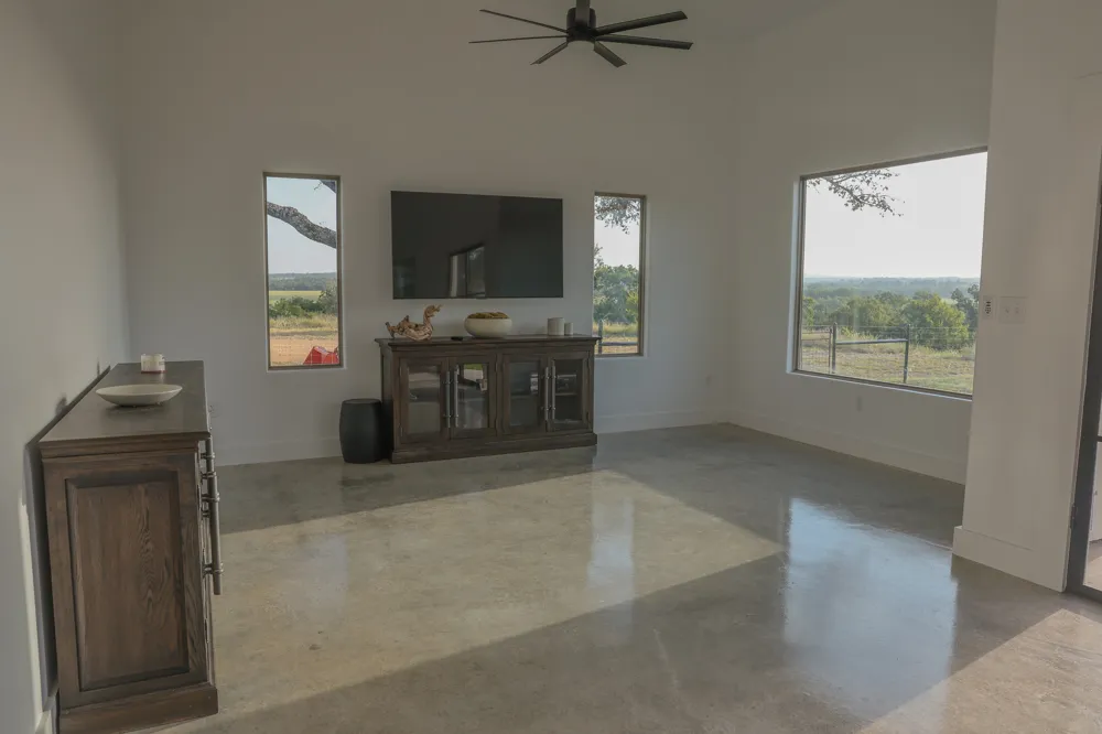 15104 N Hwy 281 Lampasas, TX 76550