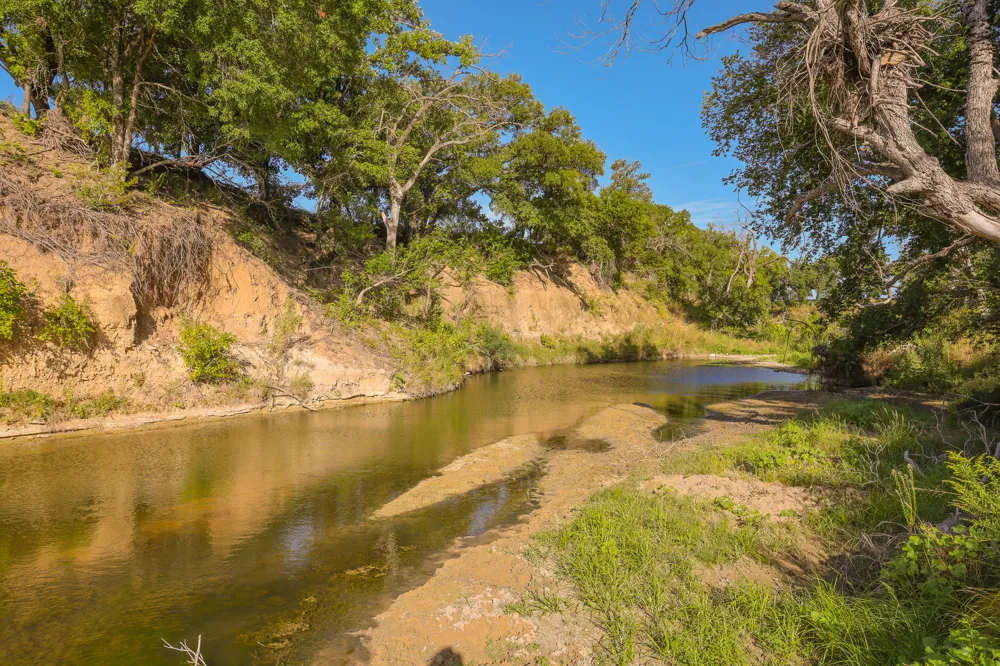 15104 N Hwy 281 Lampasas, TX 76550