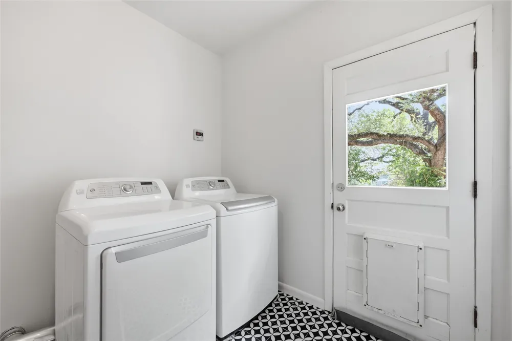 11605 Oaks Drive Austin, TX 78753