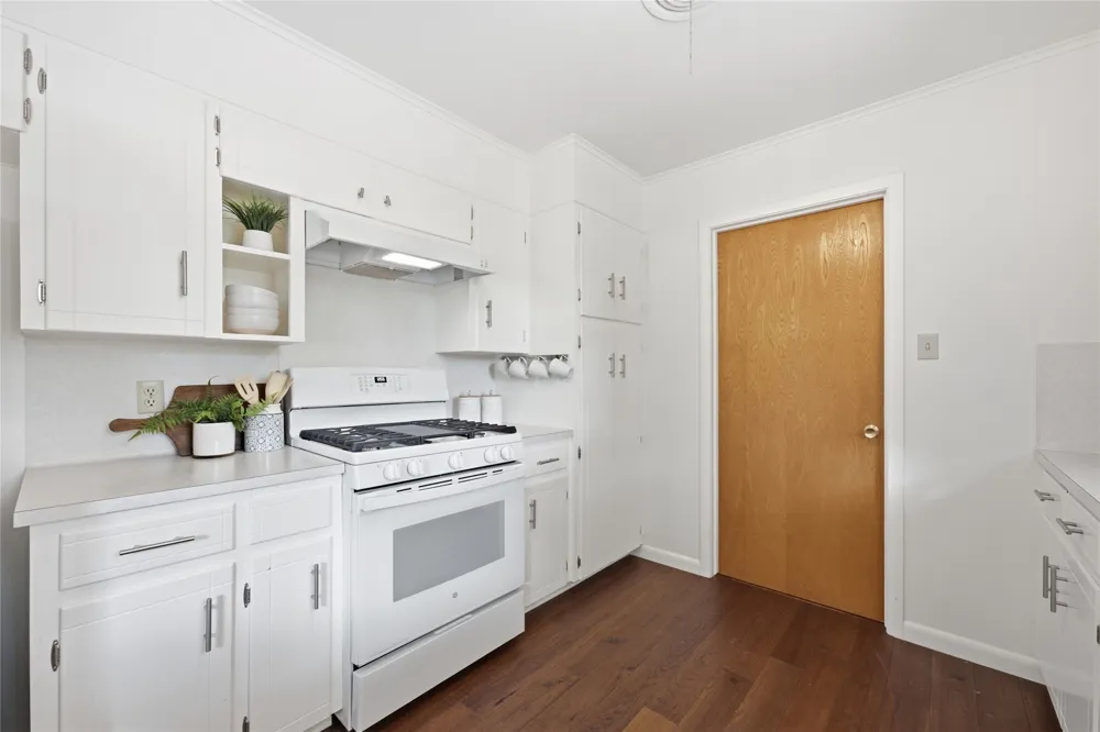 11605 Oaks Drive Austin, TX 78753