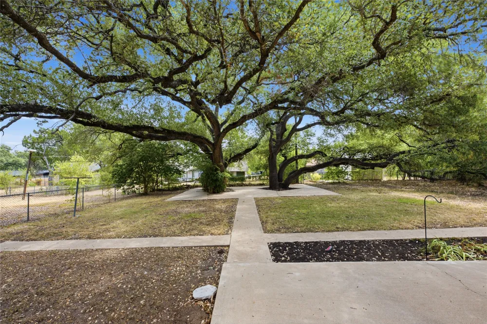 11605 Oaks Drive Austin, TX 78753