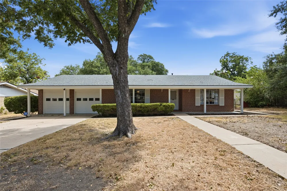 11605 Oaks Drive Austin, TX 78753