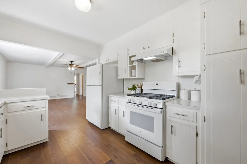 11605 Oaks Drive Austin, TX 78753