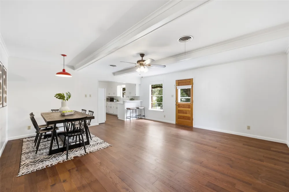 11605 Oaks Drive Austin, TX 78753