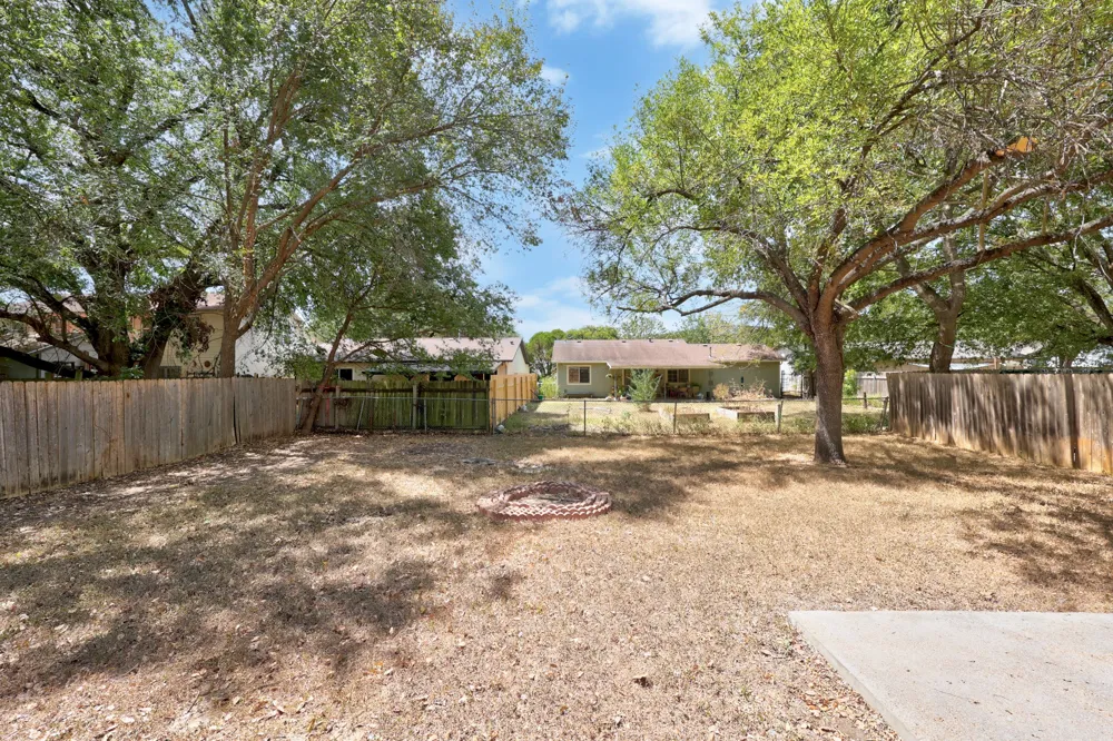 4405 Dovehill Drive Austin, TX 78744
