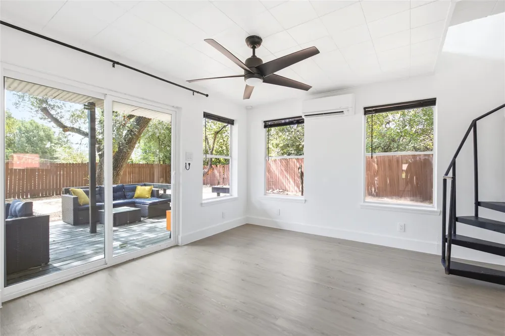 1902 Whitebead Trail Austin, TX 78734