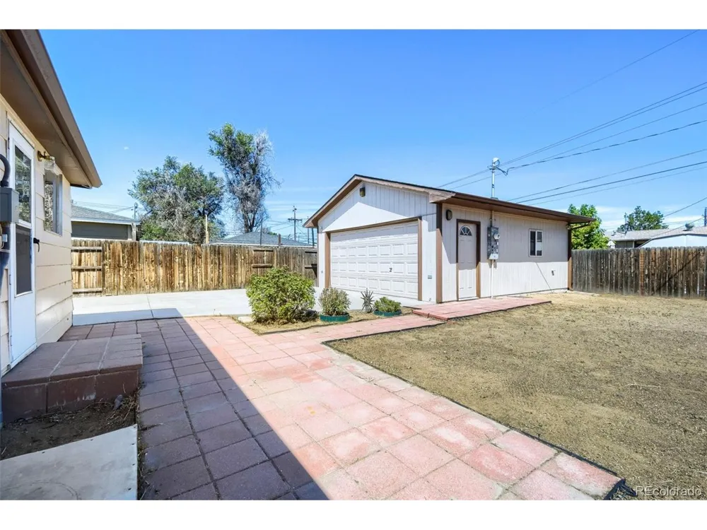 5661 E 77th Way Commerce City, CO 80022