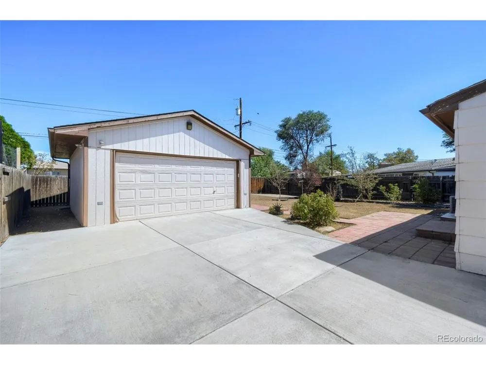 5661 E 77th Way Commerce City, CO 80022