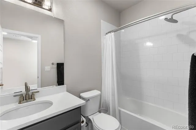 6671 Kenzie Circle Castle Pines, CO 80108
