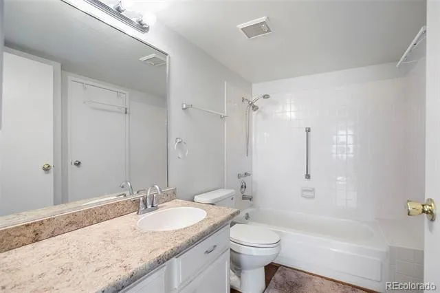 13850 E Marina Drive #211 Aurora, CO 80014