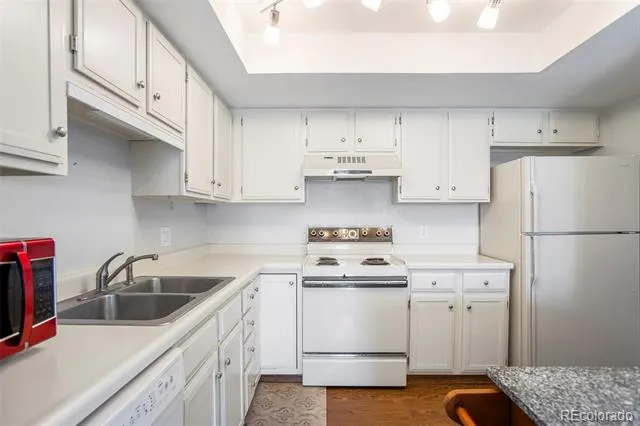 13850 E Marina Drive #211 Aurora, CO 80014