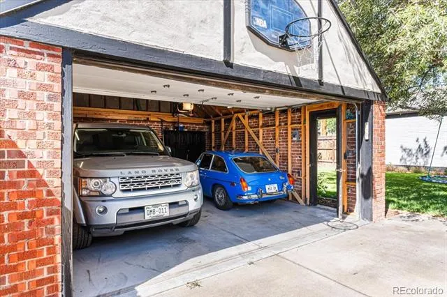 1533 Oneida Street Denver, CO 80220