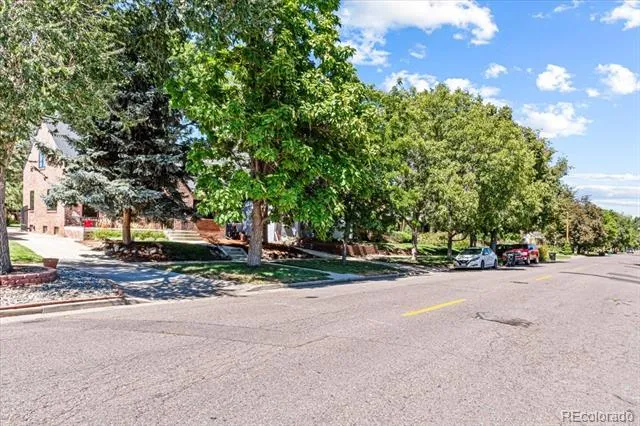 1533 Oneida Street Denver, CO 80220