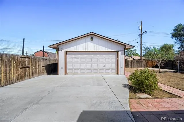 5661 E 77th Way Commerce City, CO 80022