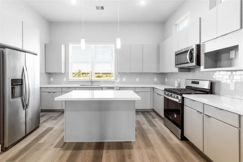 1250 Post Oak Road #C Houston, TX 77055