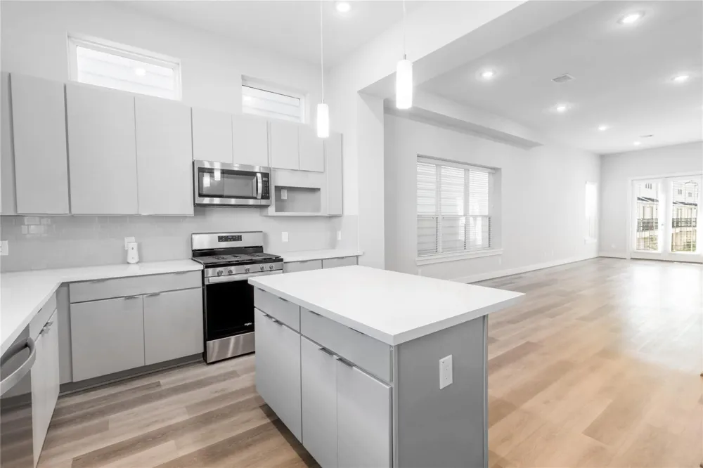 1250 Post Oak Road #C Houston, TX 77055