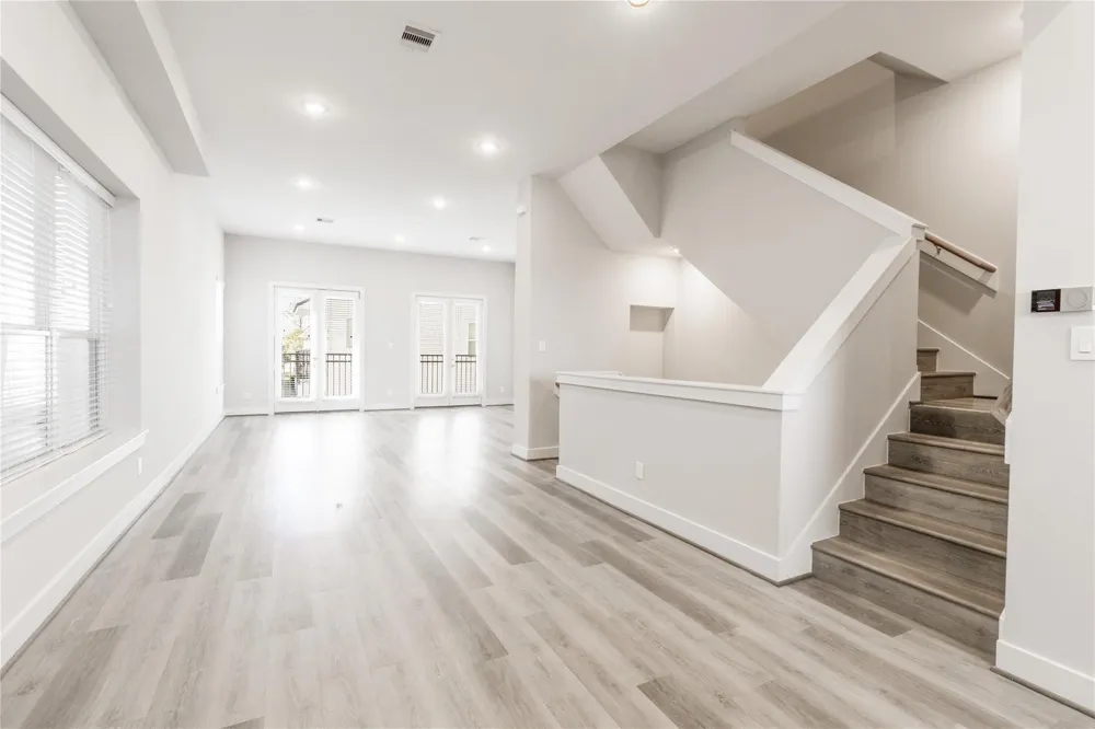 1250 Post Oak Road #C Houston, TX 77055