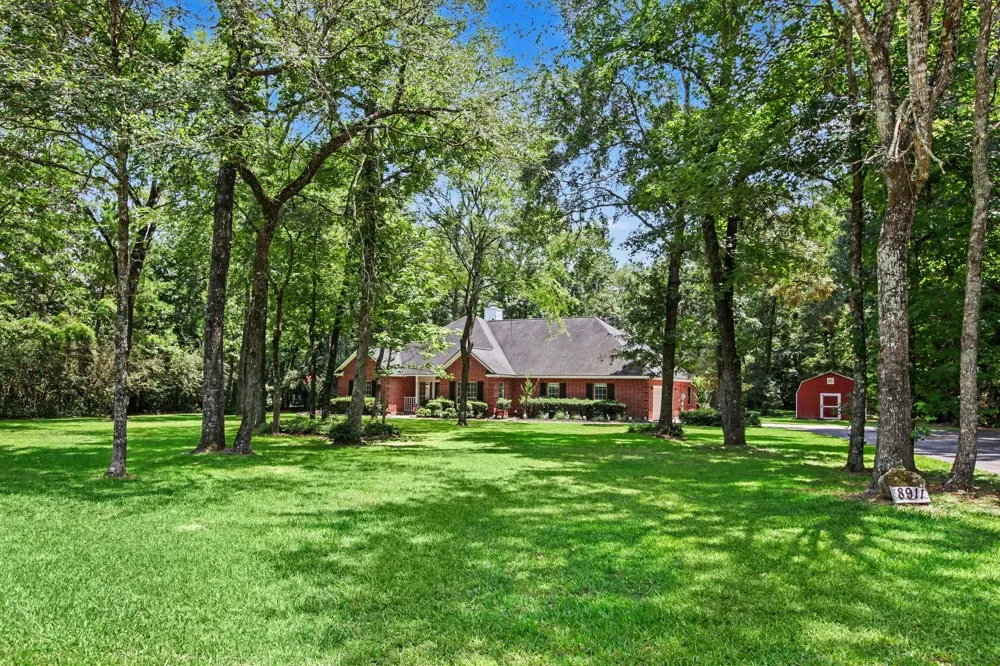 8911 Diamante Drive Magnolia, TX 77354