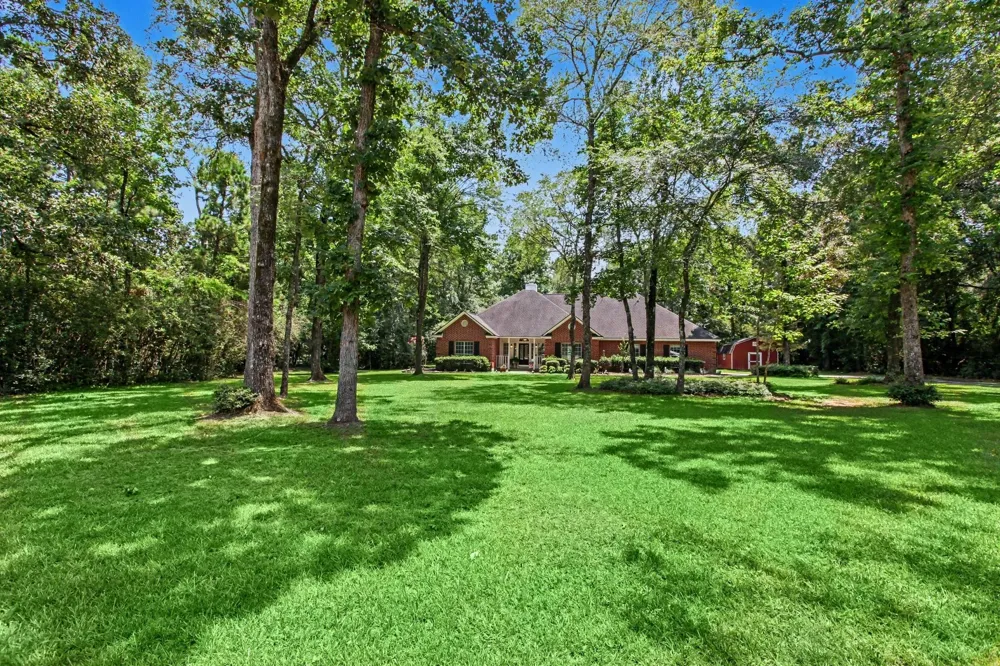 8911 Diamante Drive Magnolia, TX 77354