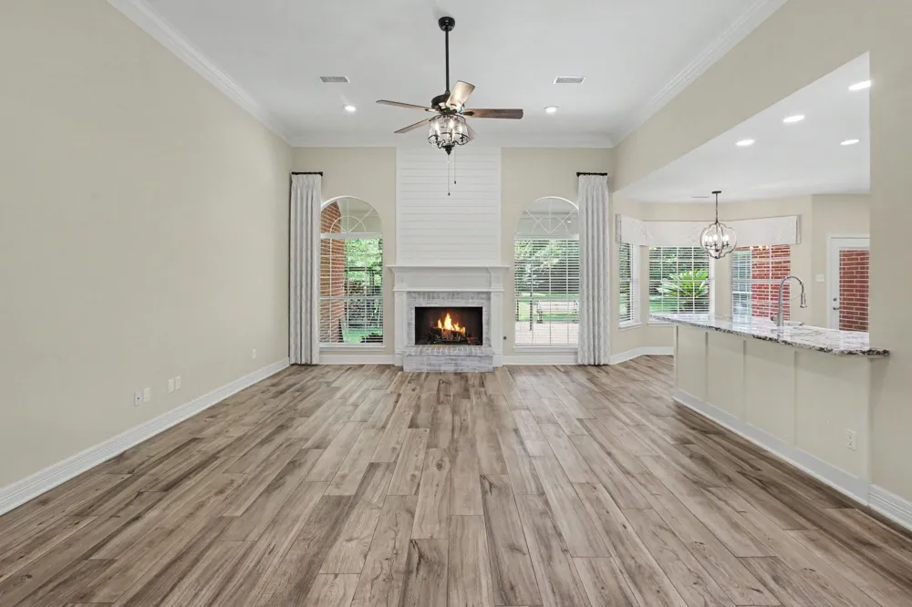 8911 Diamante Drive Magnolia, TX 77354