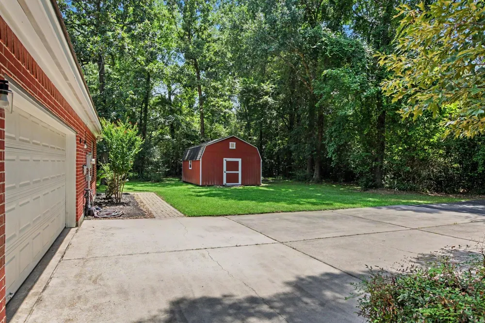 8911 Diamante Drive Magnolia, TX 77354