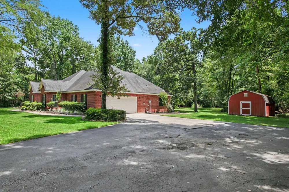 8911 Diamante Drive Magnolia, TX 77354