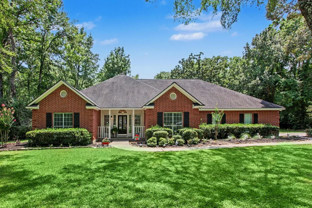8911 Diamante Drive Magnolia, TX 77354
