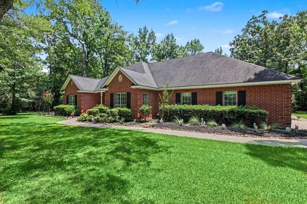 8911 Diamante Drive Magnolia, TX 77354