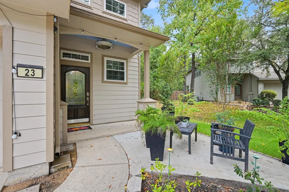 23 Stone Arrow Place The Woodlands, TX 77382