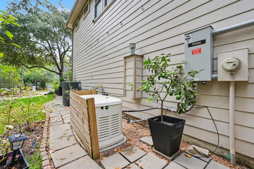 23 Stone Arrow Place The Woodlands, TX 77382