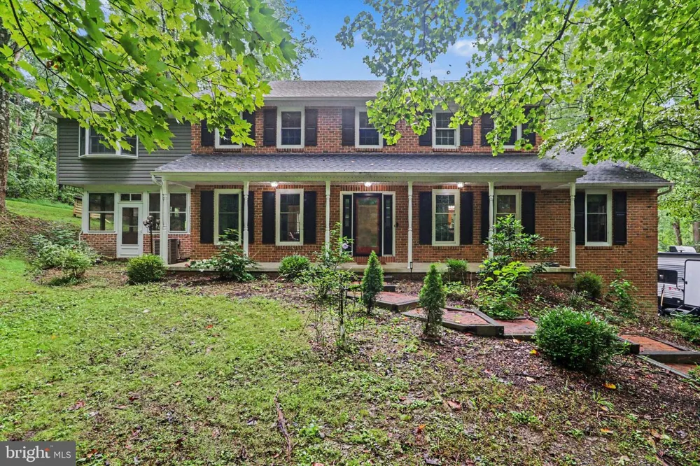 332 LAUREL DRIVE York, PA 17406