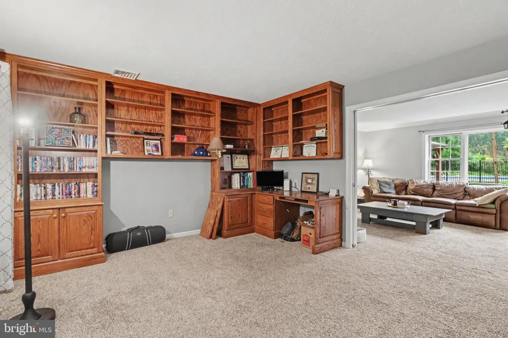 332 LAUREL DRIVE York, PA 17406