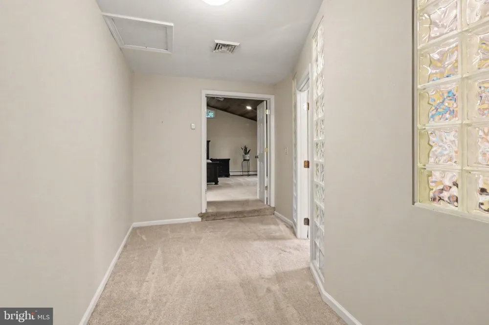 332 LAUREL DRIVE York, PA 17406