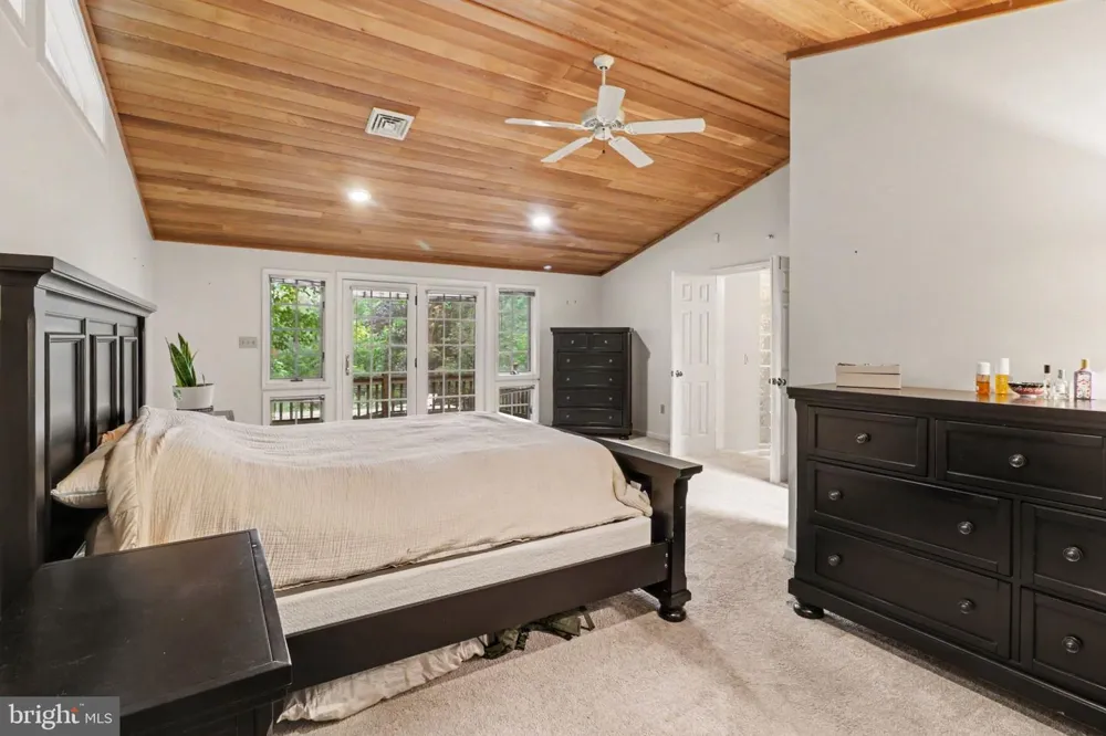 332 LAUREL DRIVE York, PA 17406