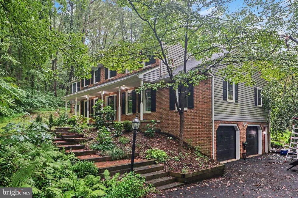 332 LAUREL DRIVE York, PA 17406