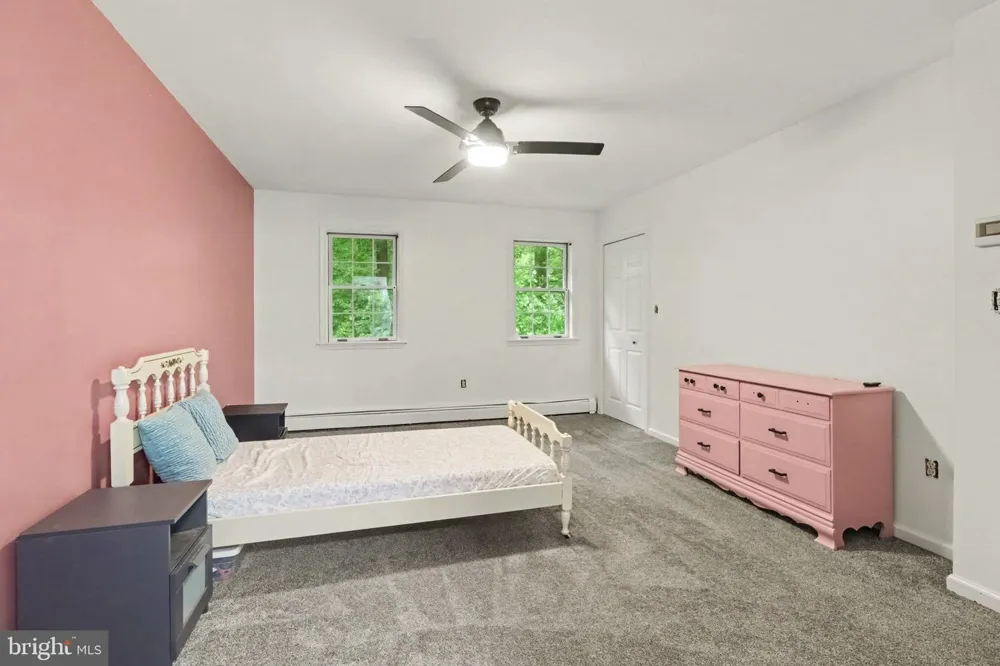332 LAUREL DRIVE York, PA 17406