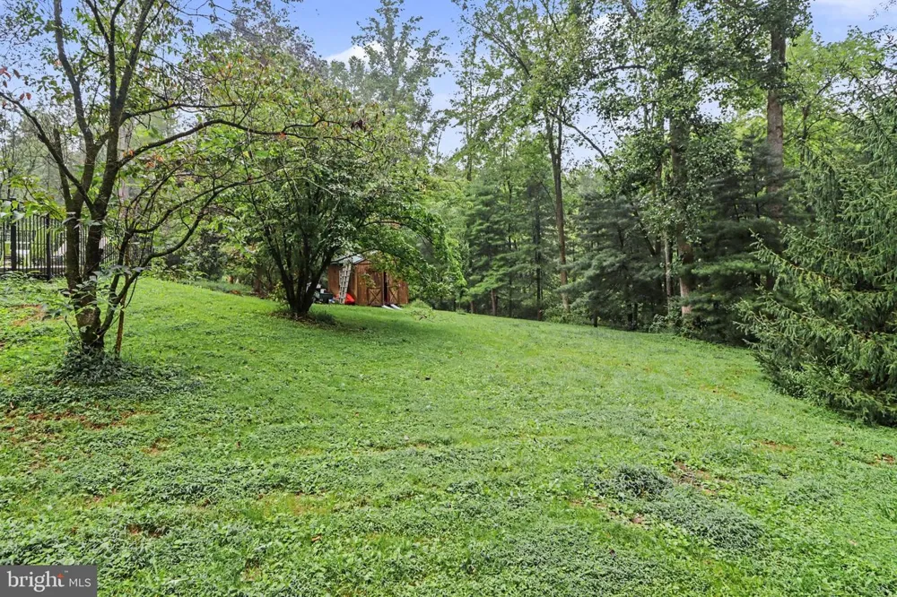 332 LAUREL DRIVE York, PA 17406