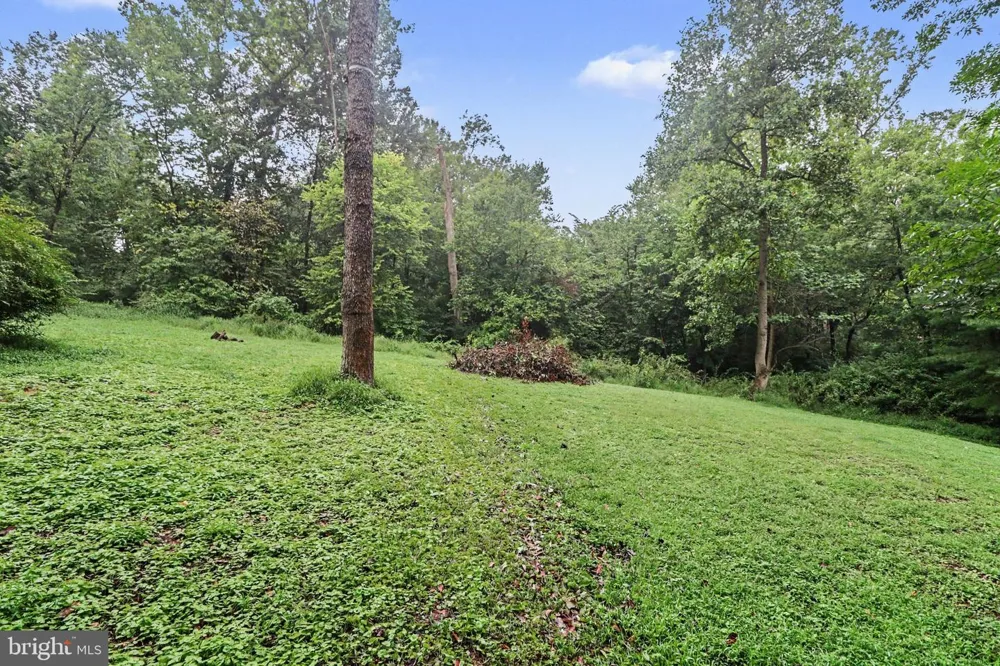 332 LAUREL DRIVE York, PA 17406