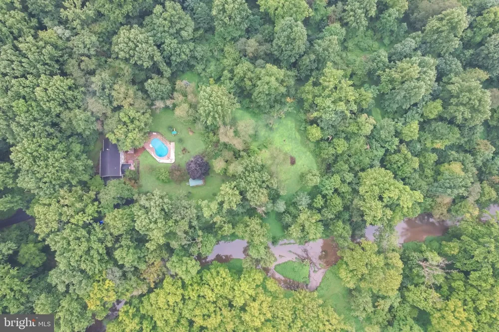 332 LAUREL DRIVE York, PA 17406