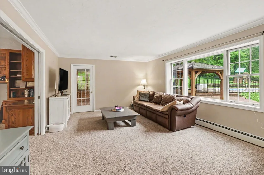 332 LAUREL DRIVE York, PA 17406