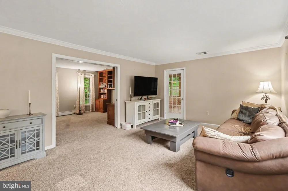 332 LAUREL DRIVE York, PA 17406