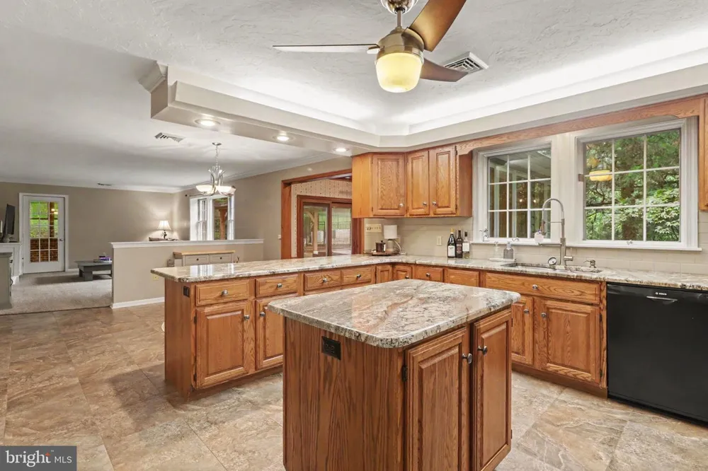 332 LAUREL DRIVE York, PA 17406