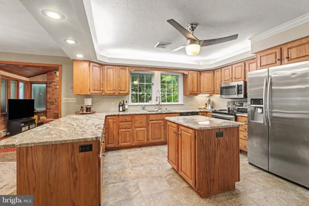 332 LAUREL DRIVE York, PA 17406