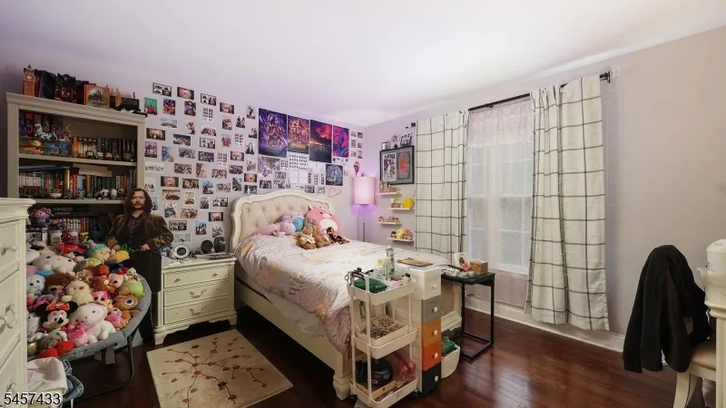 8 Downingtown Ct Warren, NJ 07059